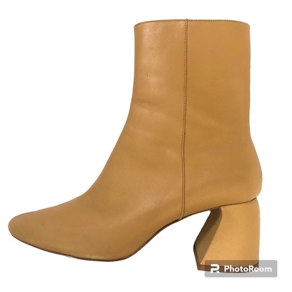 Zara 100% Leather Camel/Tan Curved Heel Boots size 41 EU 10 US - Picture 1 of 11